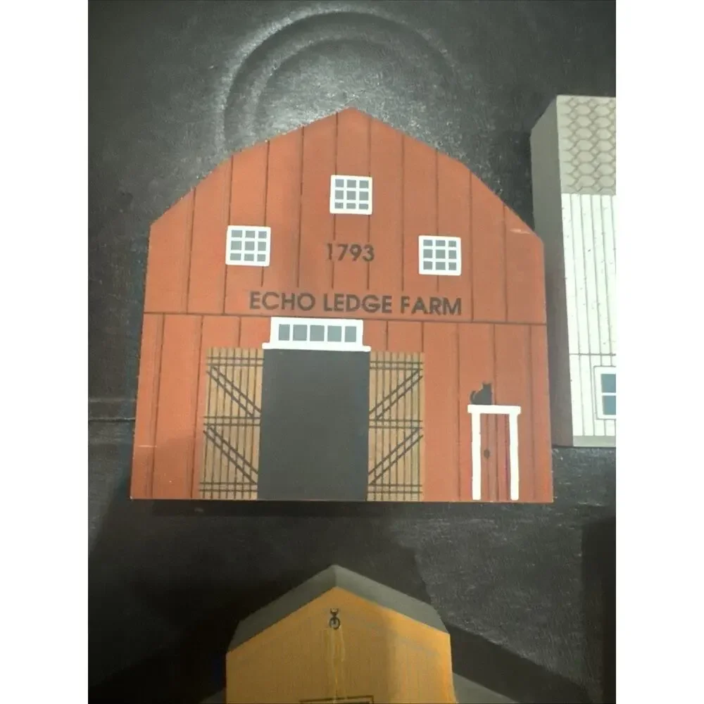 Set of 4 The Cat's Meow Village American Barn Series 1992
